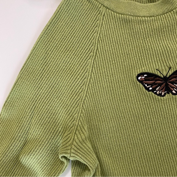 Green Cropped Long-Sleeve - Size Medium - Garage - Picture 6 of 8